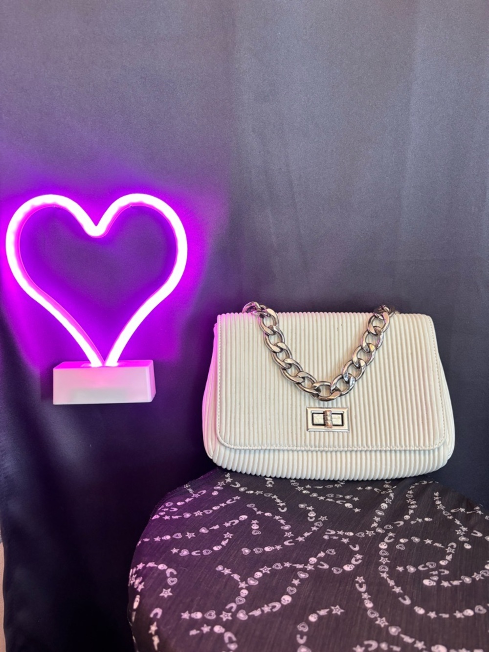 Cream Ribbed Shoulder Bag with Chunky Silver Chain Handle